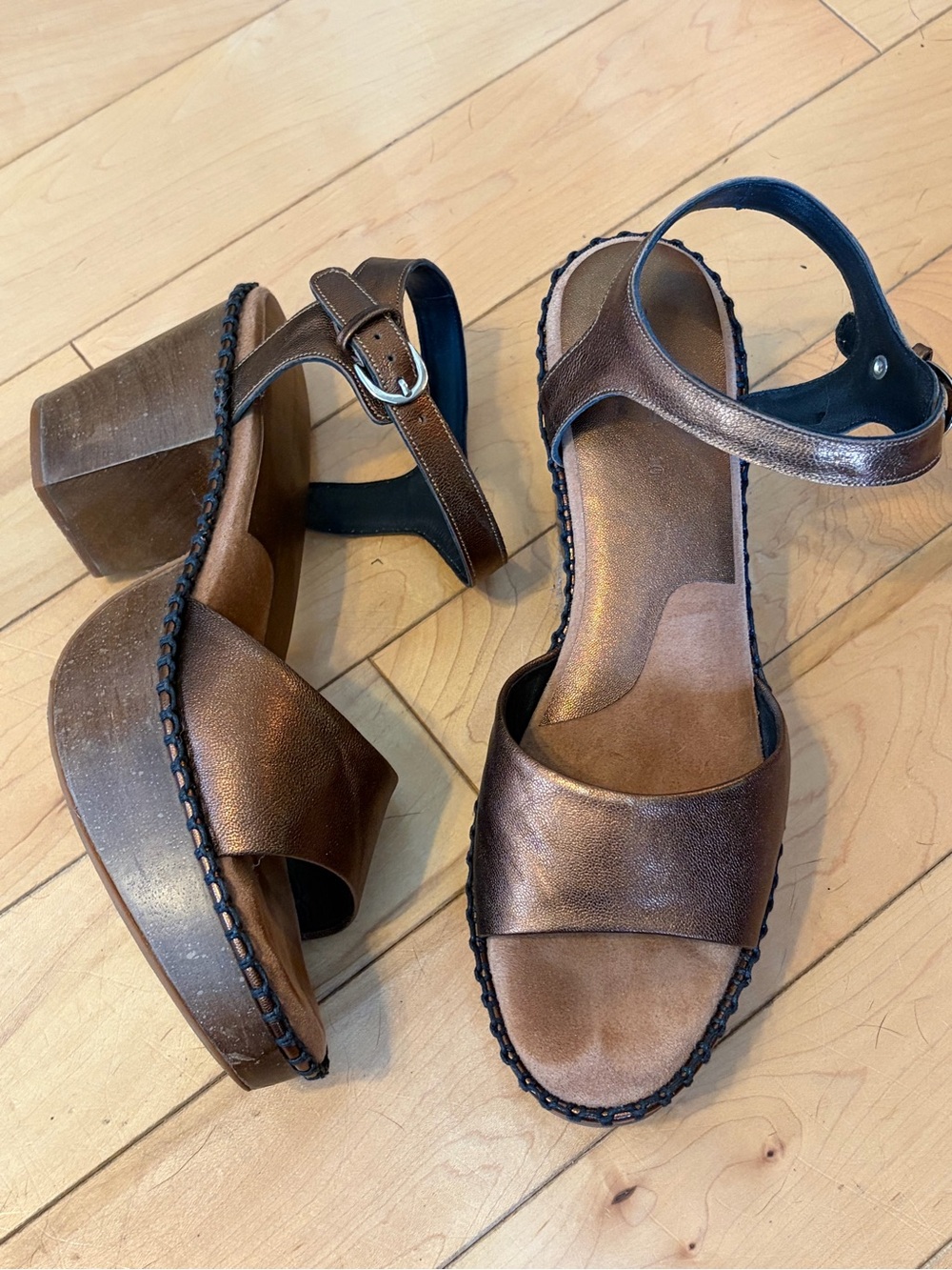 Rachel Comey Metallic Bronze Leather Wooden Block Heel Sandals size ten (10)